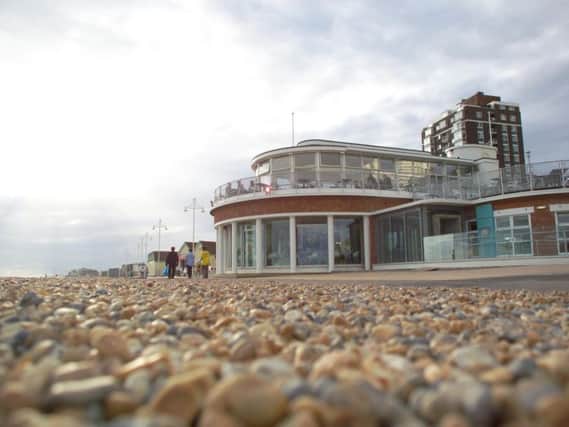 The lease for the seafront building, home of Italian restaurant Alfresco, has been bought by theCity Pub Co