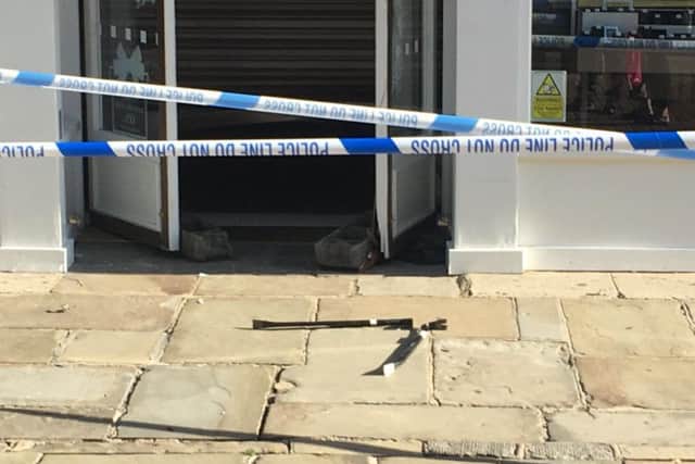 Crowbars outside the shop on Friday (24)