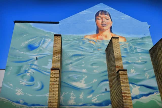 Coastal Currents mural, Queens Road, Hastings. SUS-181009-144036001
