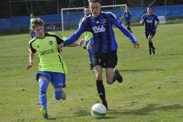 Hollington on the attack at Gibbons Field yesterday.