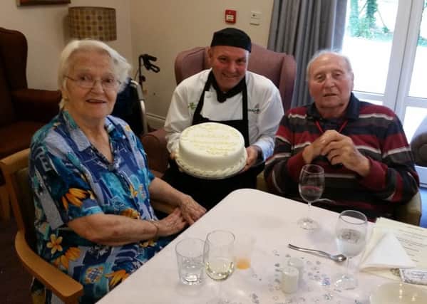 Charles Johnstone, 93 and Eileen Johnstone, 89 celebrate 70 years of marriage SUS-180927-084217001