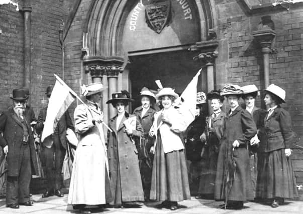 Suffragettes Demonstrating Outside The Police Court, picture licenced by Creative Commons by Johnny Cyprus
