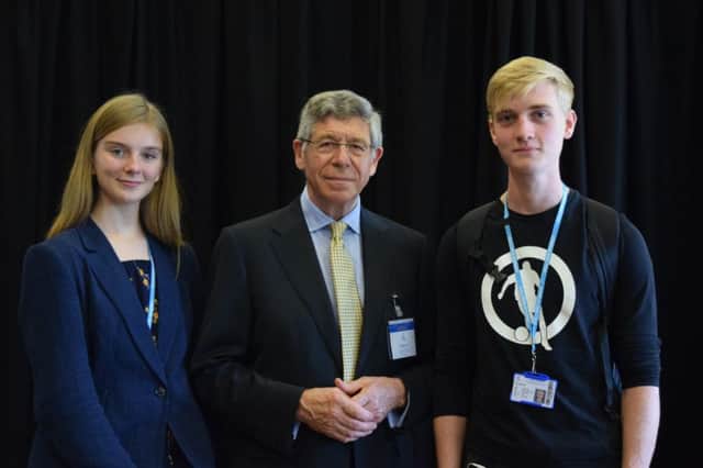 Dr Paul Siklos with Collyers students. Picture:  Lucy Beak, Collyers Student Photographer SUS-180310-131648001