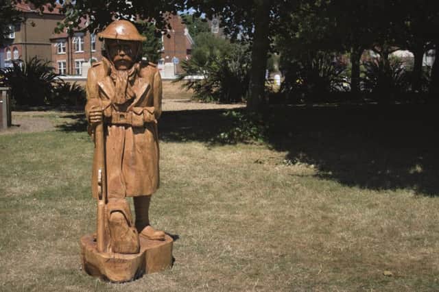 Littlehampton lone soldier SUS-180611-192112001