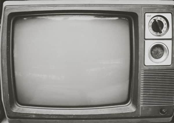Black and white TV SUS-180911-091048001