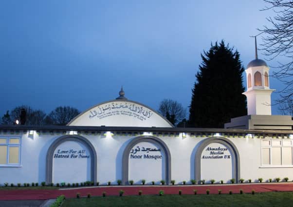 Noor Mosque in Langley Drive SUS-140529-100709001