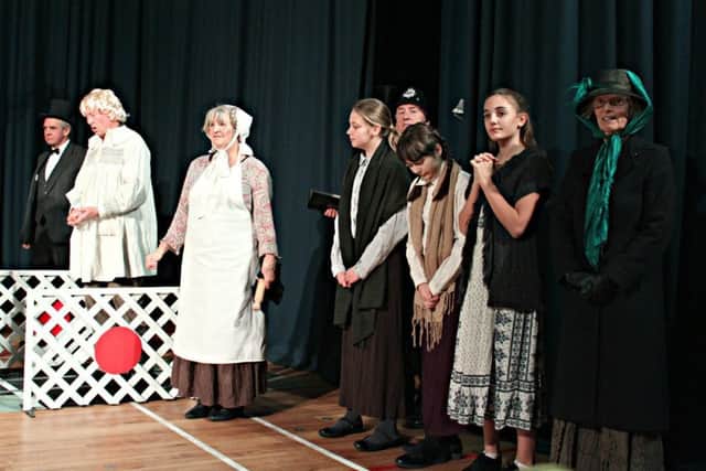 Etchingham Christmas play SUS-181218-090733001