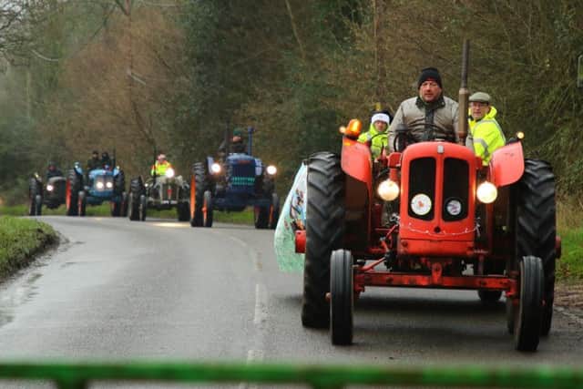 The tractor run in convoy
