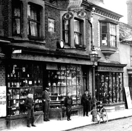 West Street, Horsham, at the turn of the century. Photo courtesy of Horsham Museum SUS-190121-144241001