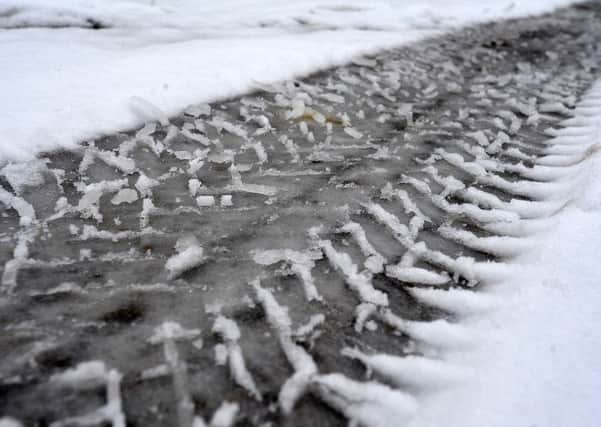 Tyre marks in the snow. Pic Steve Robards SR1902700 SUS-190102-114700001