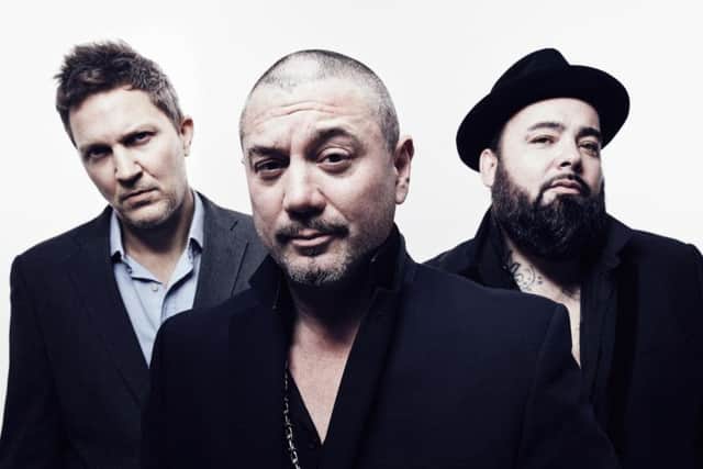 Fun Lovin' Criminals - Tom Barnes