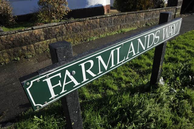 Farmlands Way Wannock Road Sign SUS-150114-125233001