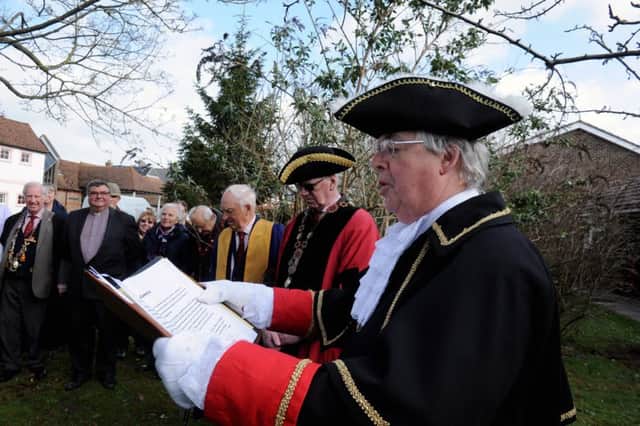ks1900118-1 Chichester Alms Houses  phot kate
Town Crier Cllr Richard Plowman making a proclamation at the start of the ceremoney of digging the first sod of the new Almshouses.ks1900118-1 SUS-191003-102535008