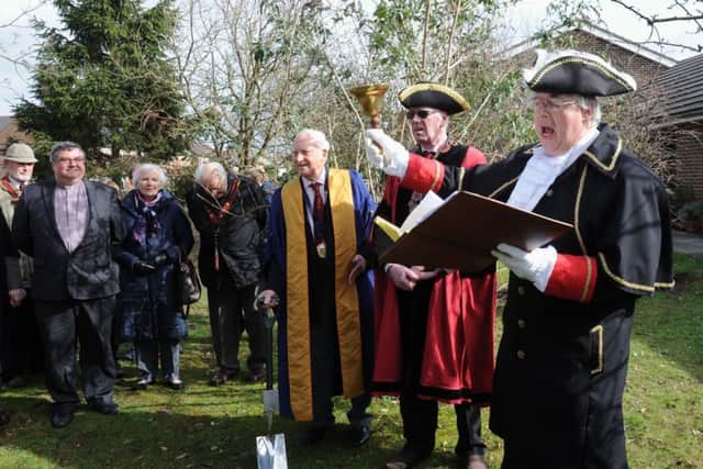 ks1900118-2 Chichester Alms Houses  phot kate
Town Crier Cllr Richard Plowman making a proclamation at the start of the ceremoney of digging the first sod of the new Almshouses.ks1900118-2 SUS-191003-102444008