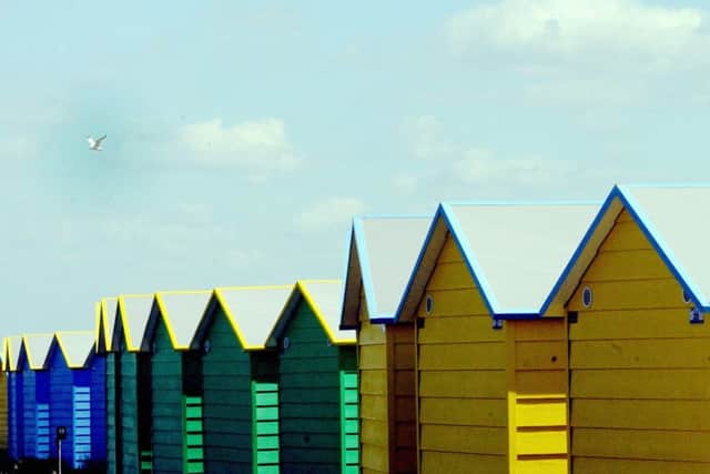 ks190169-9 West Sussex Scenics  phot kate
Beach huts on Littlehampton seafront.ks190169-9 SUS-190325-213912008