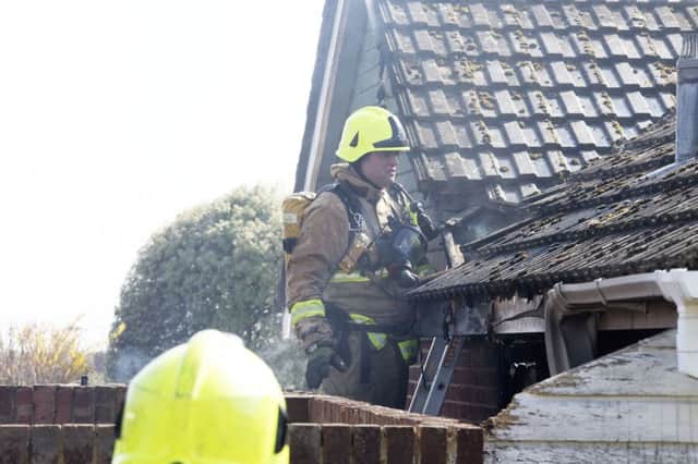 Firefighters respond to the fire in Clyde Road SUS-190329-134145001