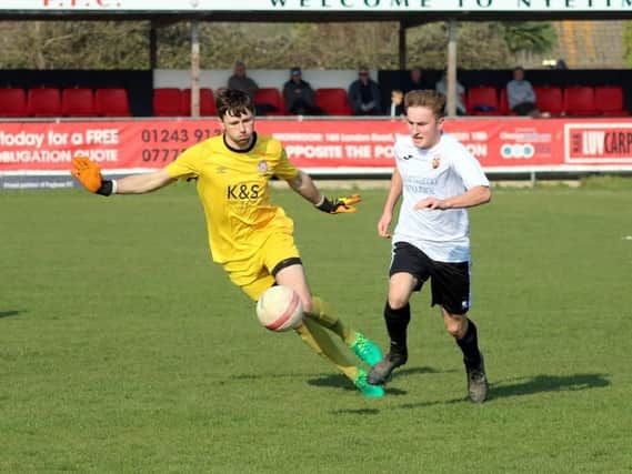 Pagham on the attack against Saltdean / Picture by Roger Smith