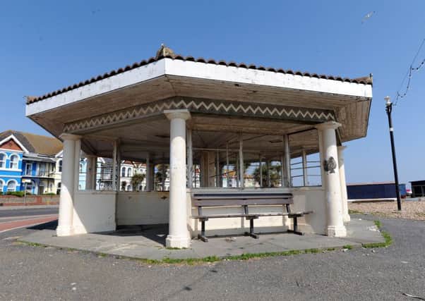 The seafront shelter near Windsor Road, Worthing