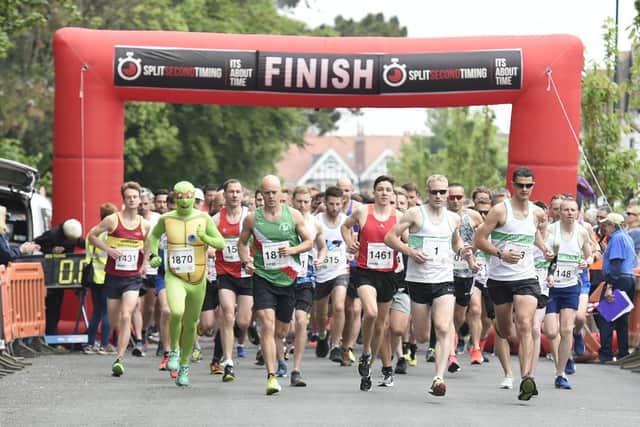 The start of the 2019 Bognor Prom 10k / Picture by Liz Pearce
