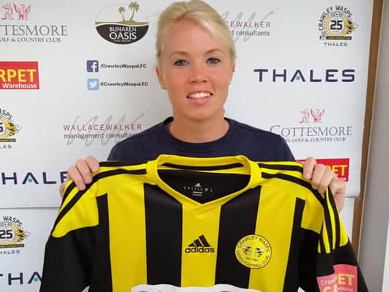 Rebecca Carter signs for Crawley Wasps