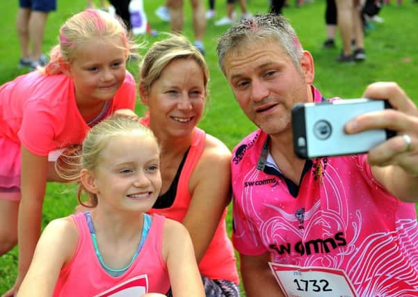 Horsham Race for Life. Pic Steve Robards SR1913672 SUS-190306-112624001
