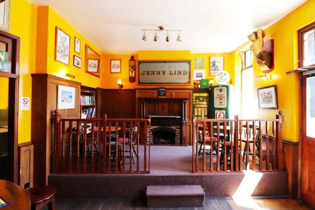 Inside the Jenny Lind in High Street