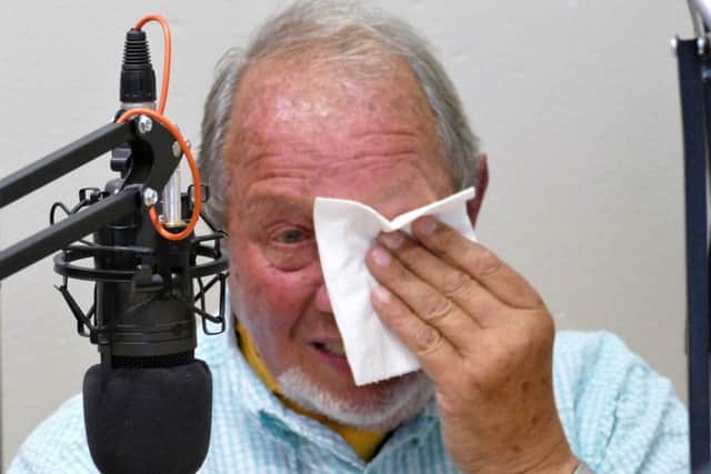 Dee Day Radio 2 SUS-190207-102356001