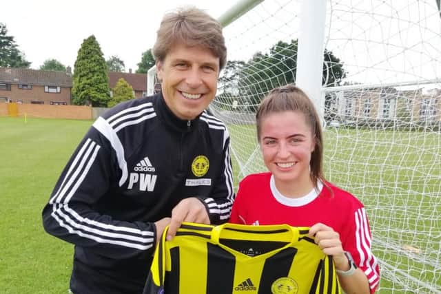 Midfielder Charlotte Owen has joined Crawley Wasps from Lewes.
