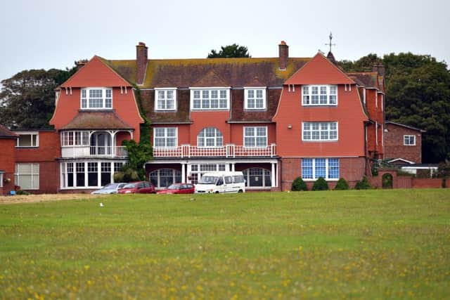 Newlands school, Seaford SUS-170831-084917008