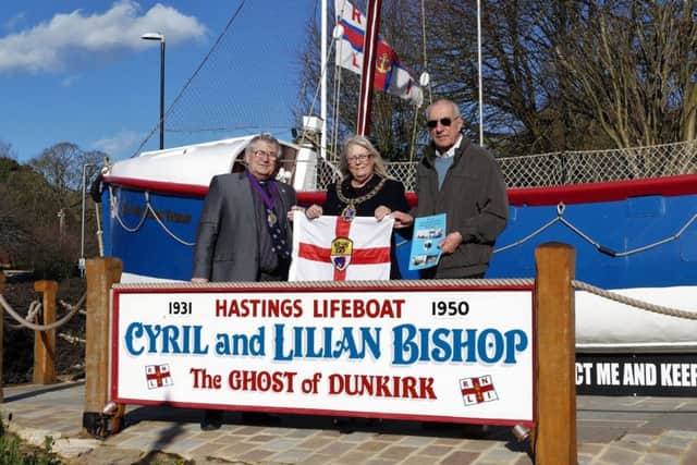 Lifeboat Flag SUS-200225-114136001