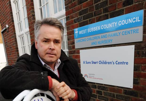 W51831H12 WH TIM LOUGHTON SURGERY PIC S.G. 15.12.2012

MP Tim Loughton at Lancing Childrens Centre on Saturday morning