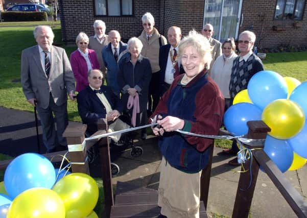 Lady Sarah Clutton cuts the ribbon to celebrate the opening of The Voice of Progress new studio, in Rustington, in 2010                       L06058H10