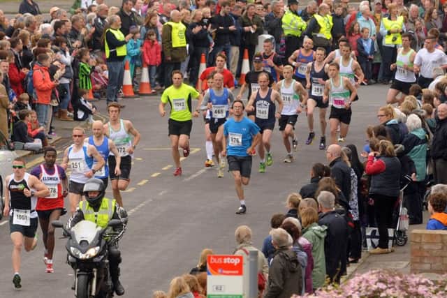 The start of the Bognor 10k  Picture by Louise Adams C130690-1