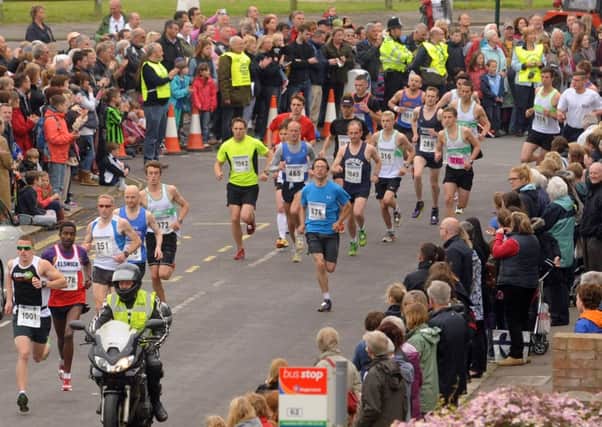 The start of the Bognor 10k  Picture by Louise Adams C130690-1