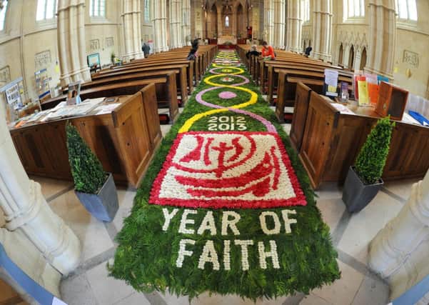 JPCT 280513 S13221176x Arundel Cathedral. Carpet of Flowers -photo by Steve Cobb