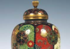 Japanese cloisonné vase and cover by Namikawa Yasuyuki, auctioned for £4000.