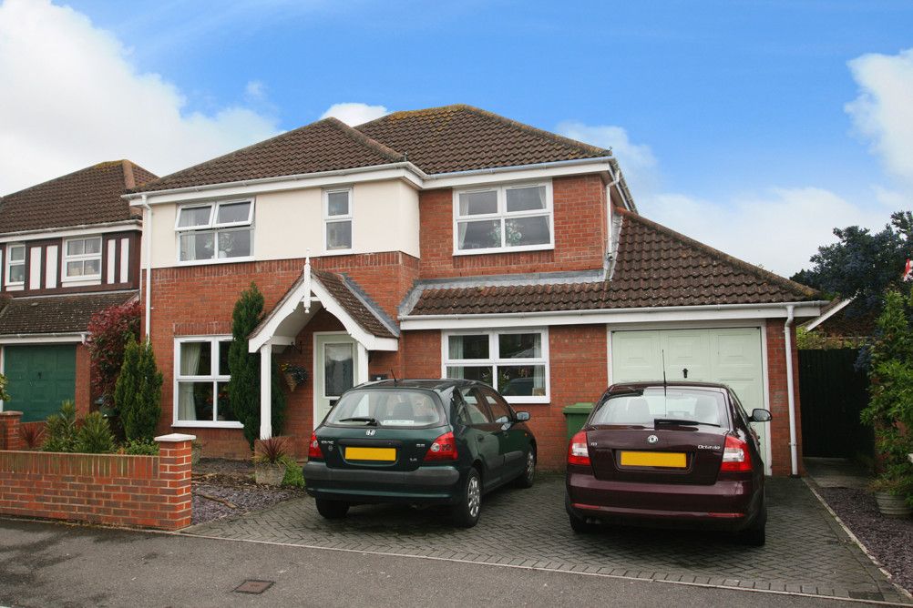 Spacious detached house