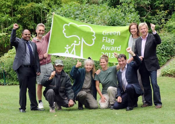 Councillors and gardeners celebrate the Green Flag W33035H13