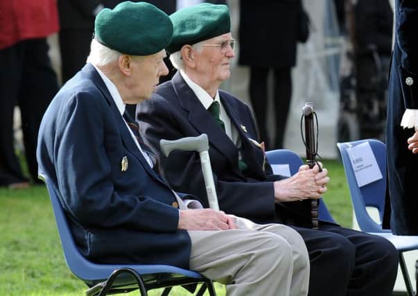 Veterans, William Thomas and Harry Kelly     L41276H13