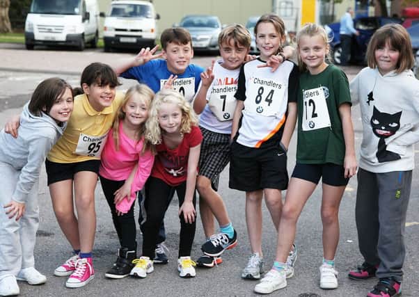 Young walkers at the race