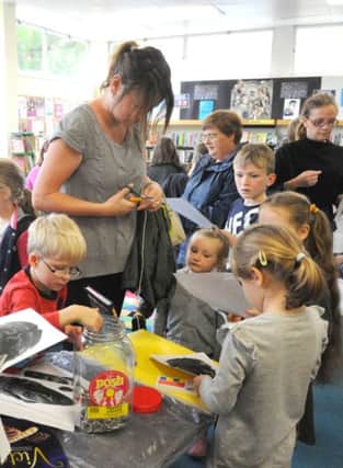 C131486-4 Bog Nov7 Who  phot Kate 

A crowded childrens session at Bognor Library.Picture by Kate Shemilt.C131486-4