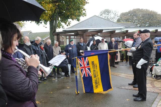 C131526-1  Bog Remembrance Ford  phot kate

The  Remembrance service at Aldwick.Picture by Kate Shemilt.C131526-1