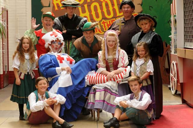 The Robin Hood cast


Picture by Louise Adams C131281-1 Ent Bog Panto