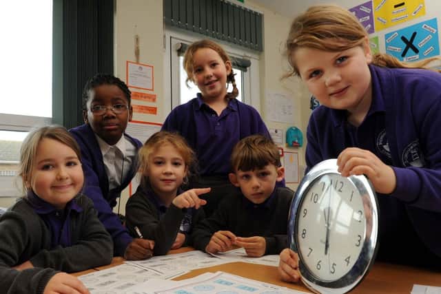 W48624H13 The telling the time maths lesson at Shoreham Beach Primary School on Takeover Day