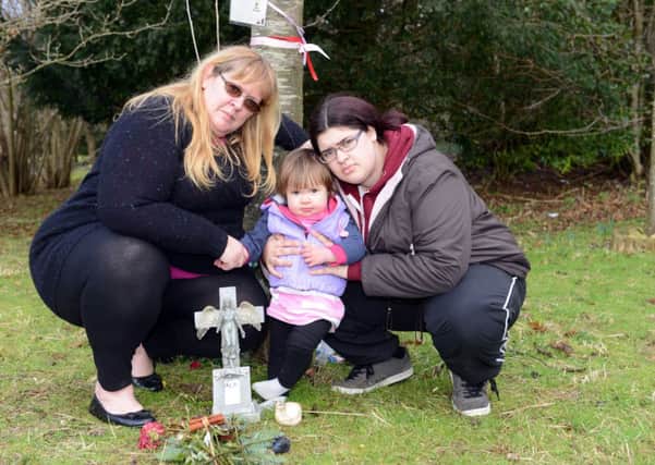 W04351H14 Sheila Howe with her daughter Sarah-Jayne Walker and her granddaughter Jasmine Walker