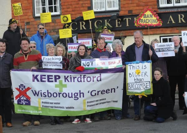 Anti-fracking campaigners demonstrating at Wisborough Green.


Picture by Louise Adams C140199-1 Mid Wisborough Green Fracking