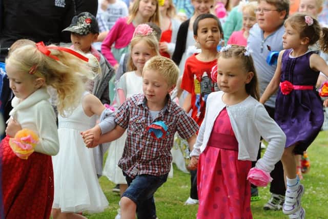 WH 210514 May day celebrations at St Margaret's Primary School, Angmering. Photo by Derek Martin SUS-140521-164311001