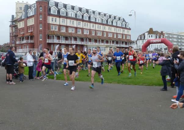 Runners set off in the Bexhill 5K yesterday evening. Picture by Simon Newstead (SUS-140529-093102002)