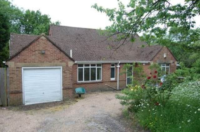 Four-bedroom, detached bungalow for sale in Sedlescombe Road SUS-140606-133042001