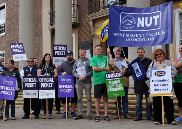 W28508H14 Public sector workers picket outside Worthing Town Hall
